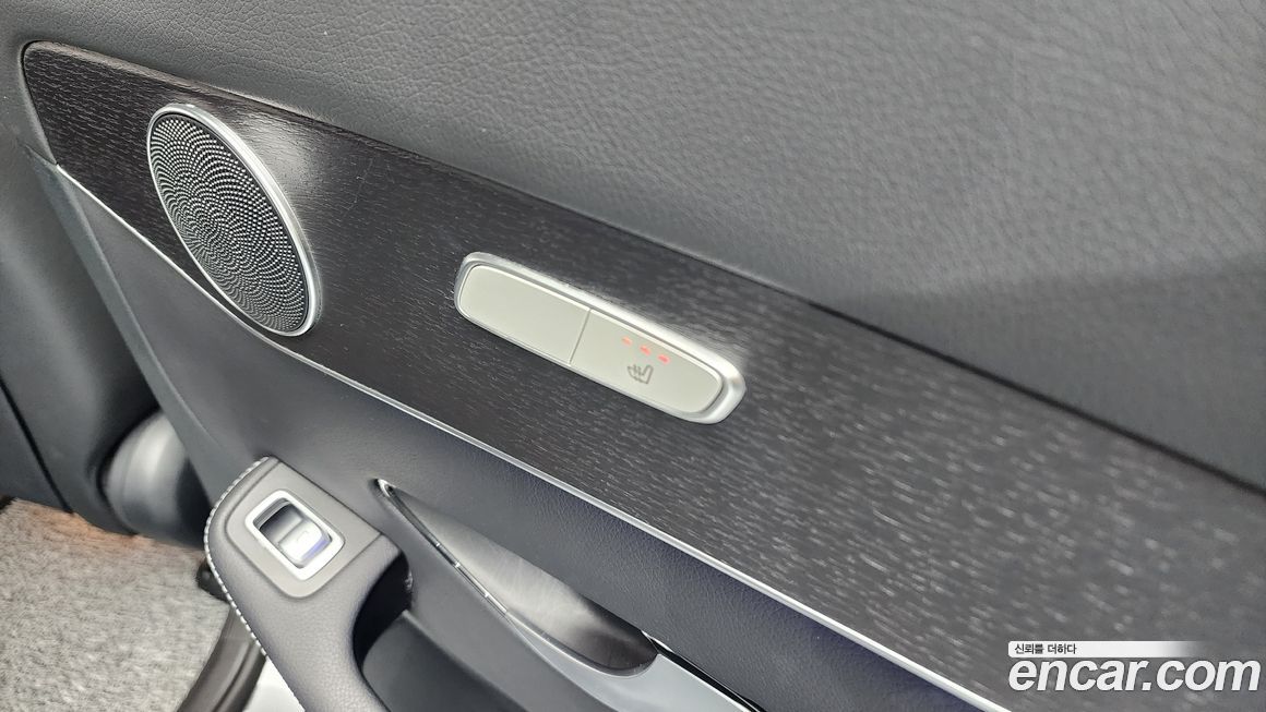 Mercedes-Benz GLC-Class 2021