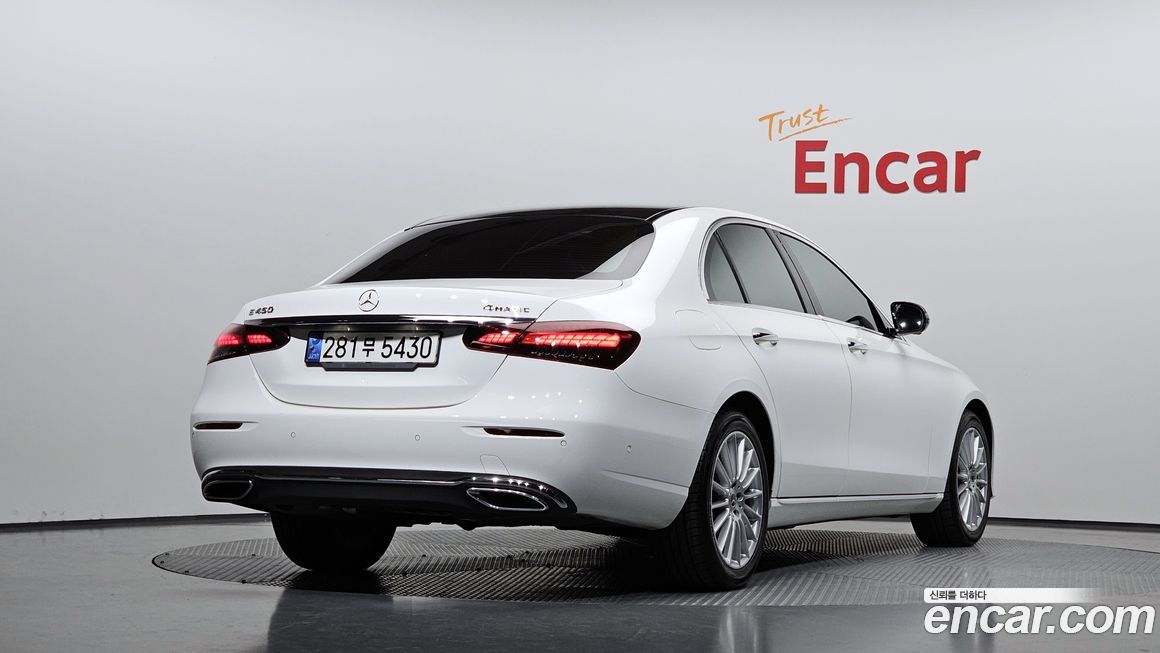 Mercedes-Benz E-Class 2022