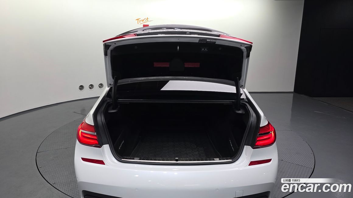 BMW 7-Series 2018