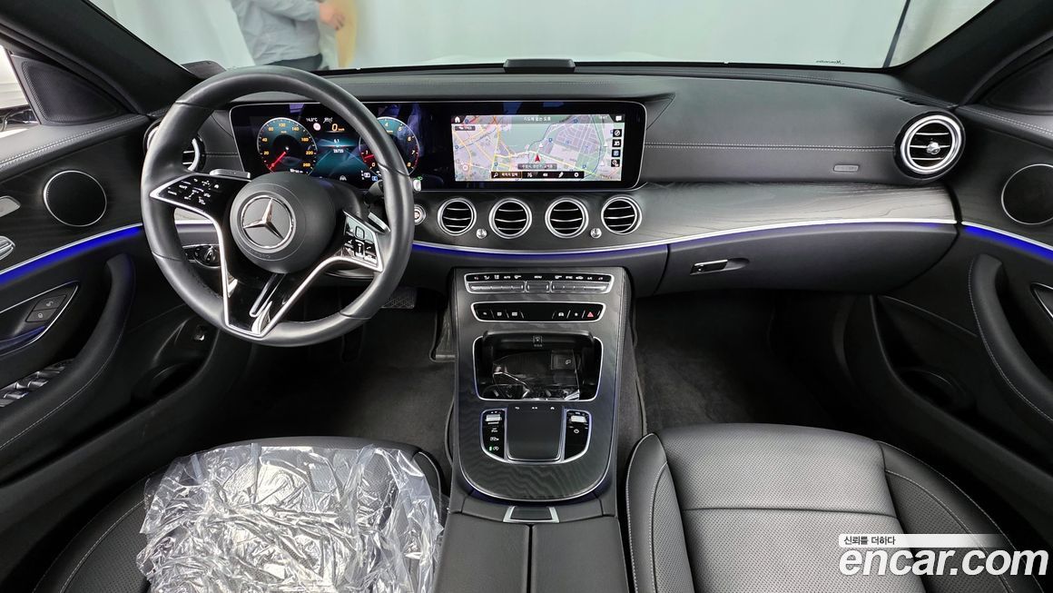 Mercedes-Benz E-Class 2023