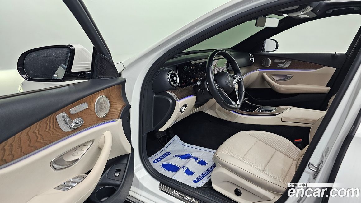 Mercedes-Benz E-Class 2022