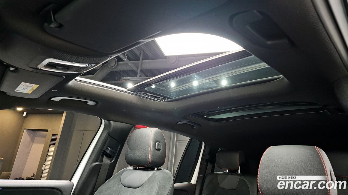 Mercedes-Benz GLB-Class 2023