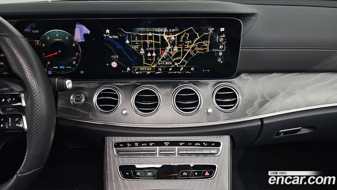 Mercedes-Benz E-Class 2021