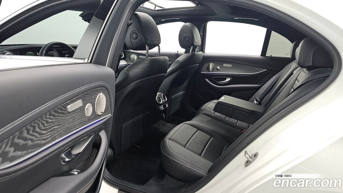 Mercedes-Benz E-Class 2021