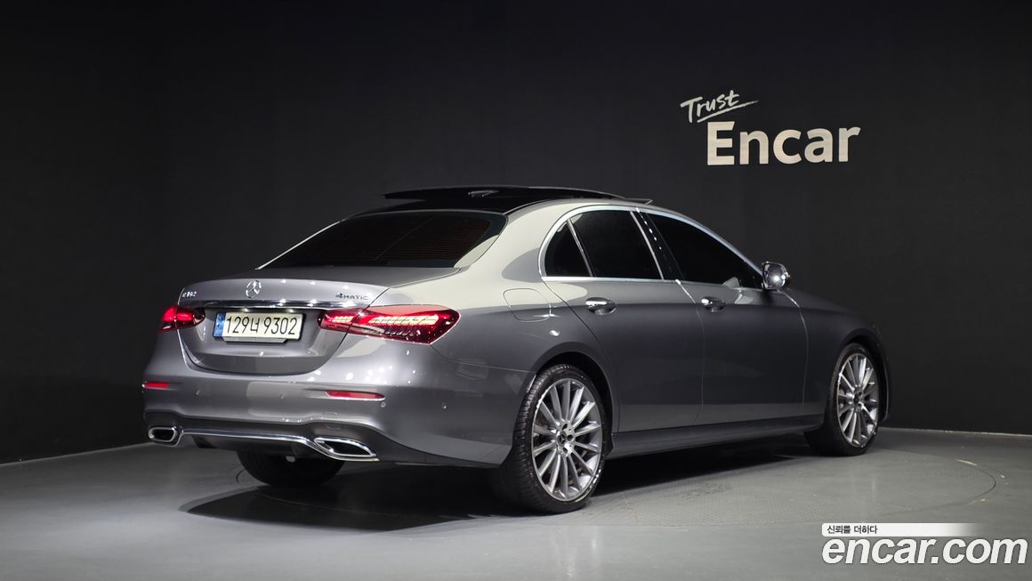 Mercedes-Benz E-Class 2022