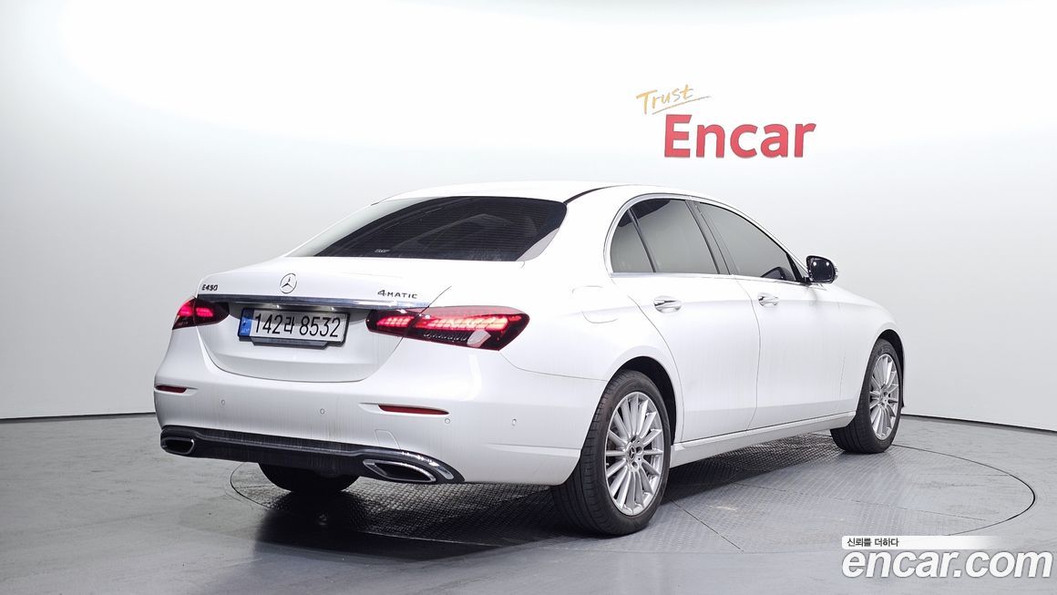 Mercedes-Benz E-Class 2022