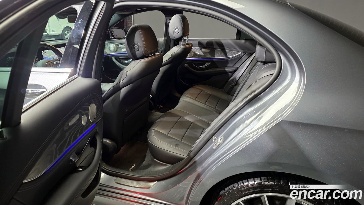Mercedes-Benz E-Class 2022