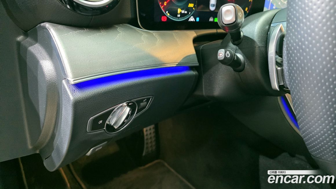 Mercedes-Benz E-Class 2022