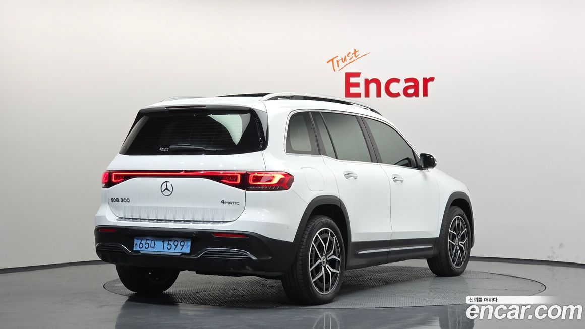 Mercedes-Benz EQB 2023