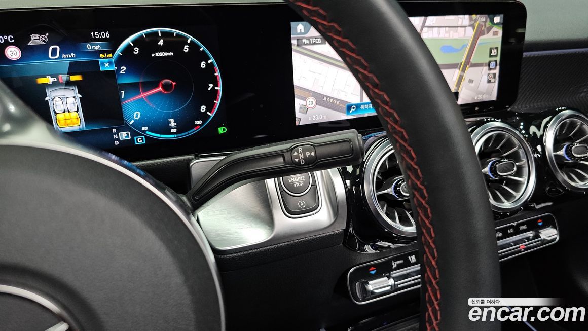 Mercedes-Benz GLB-Class 2023