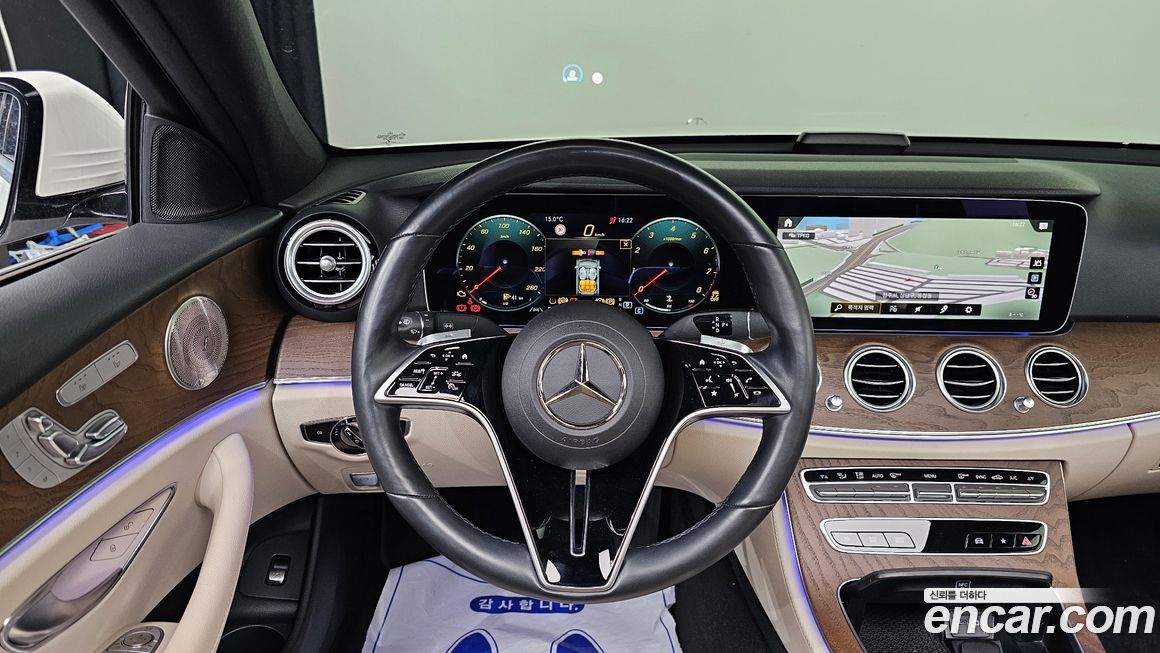 Mercedes-Benz E-Class 2022