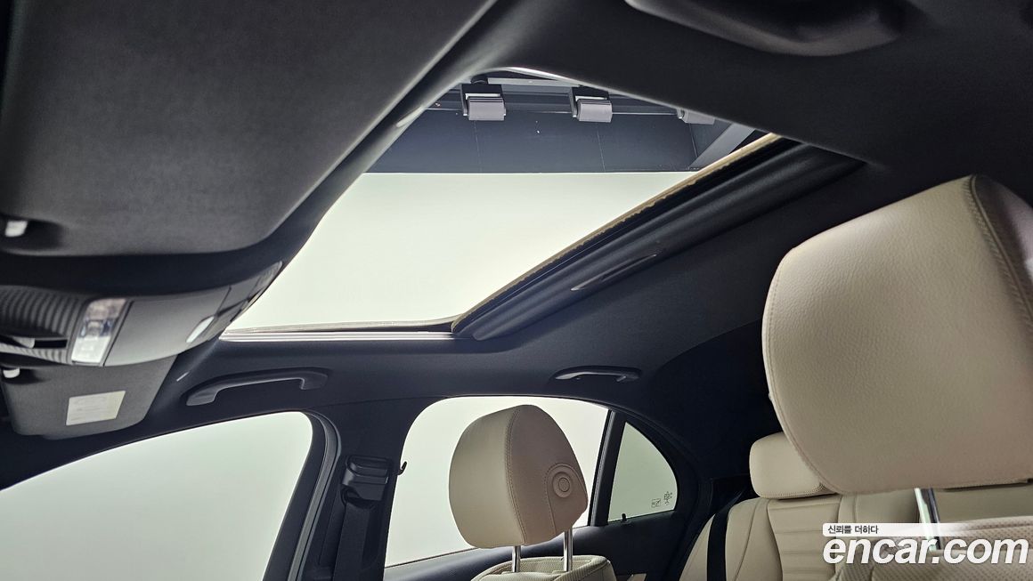 Mercedes-Benz E-Class 2022