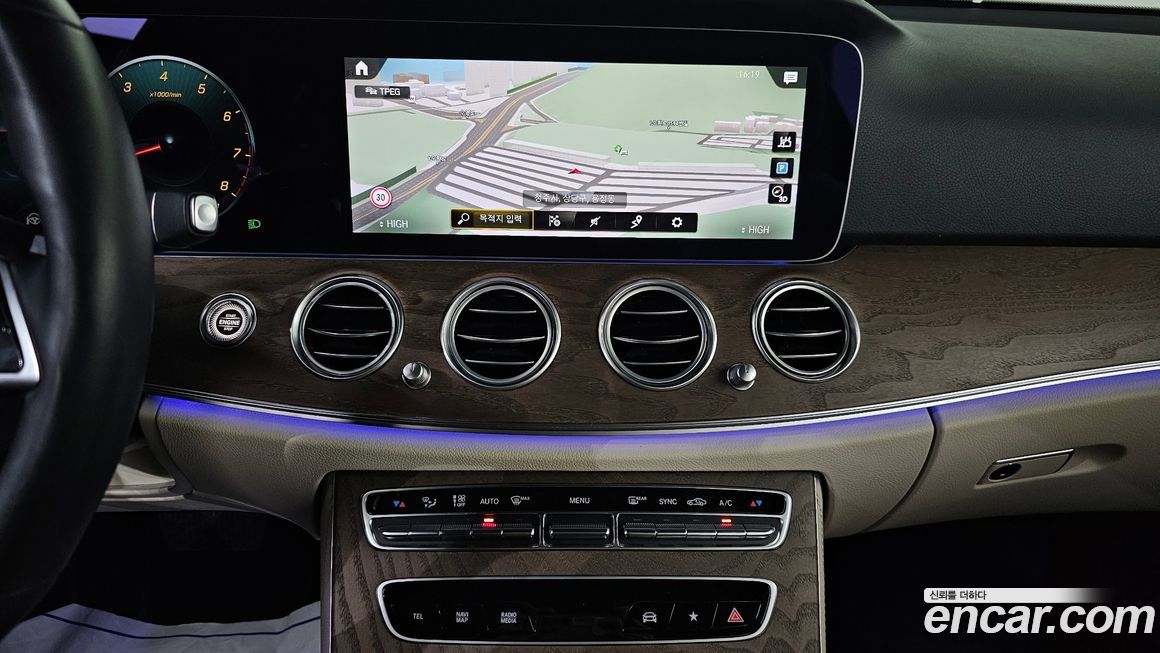 Mercedes-Benz E-Class 2022