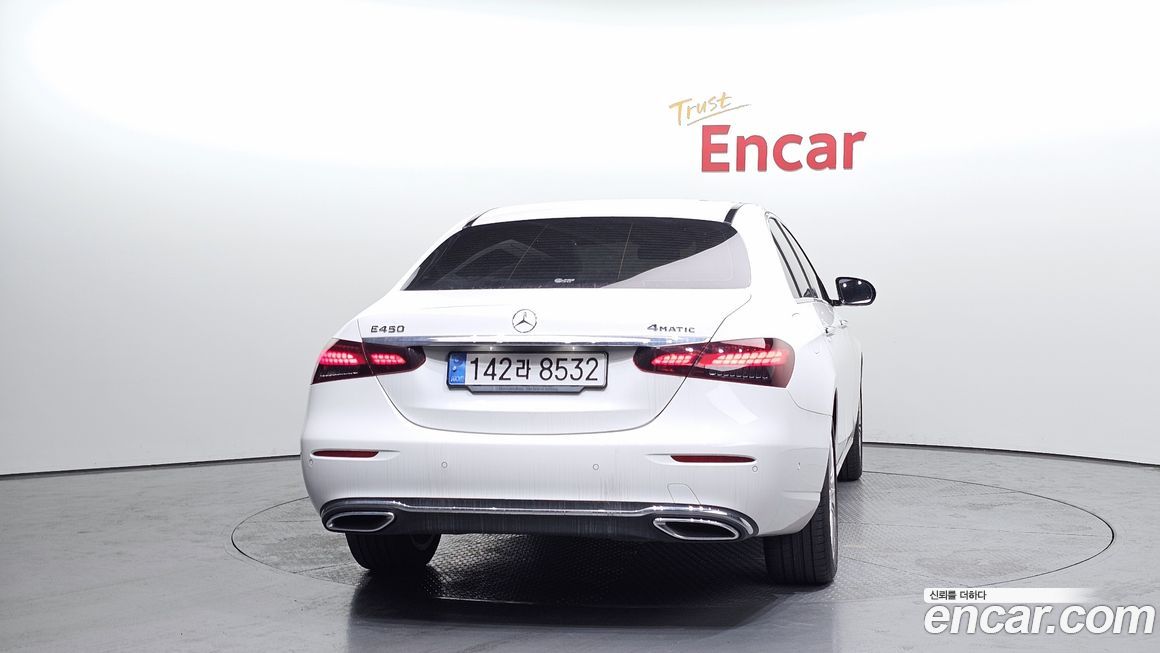 Mercedes-Benz E-Class 2022