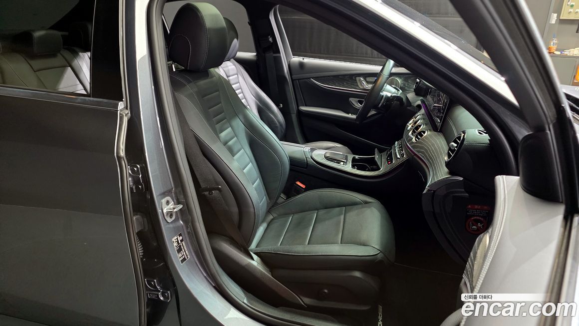 Mercedes-Benz E-Class 2022