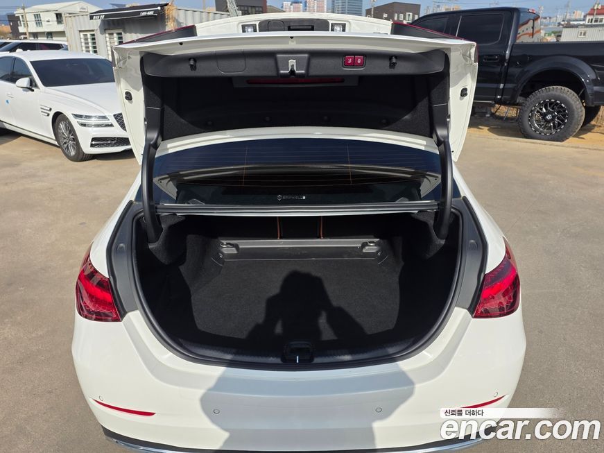 Mercedes-Benz C-Class 2022