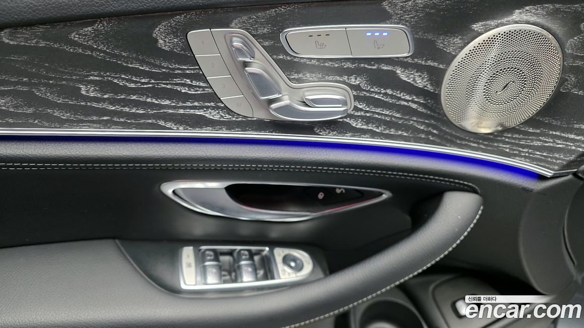 Mercedes-Benz E-Class 2022