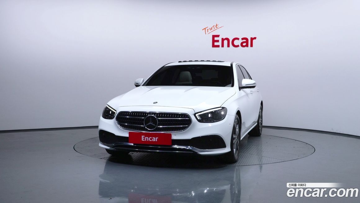 Mercedes-Benz E-Class 2022