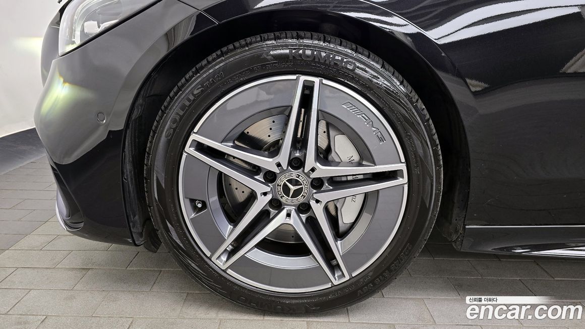 Mercedes-Benz C-Class 2024