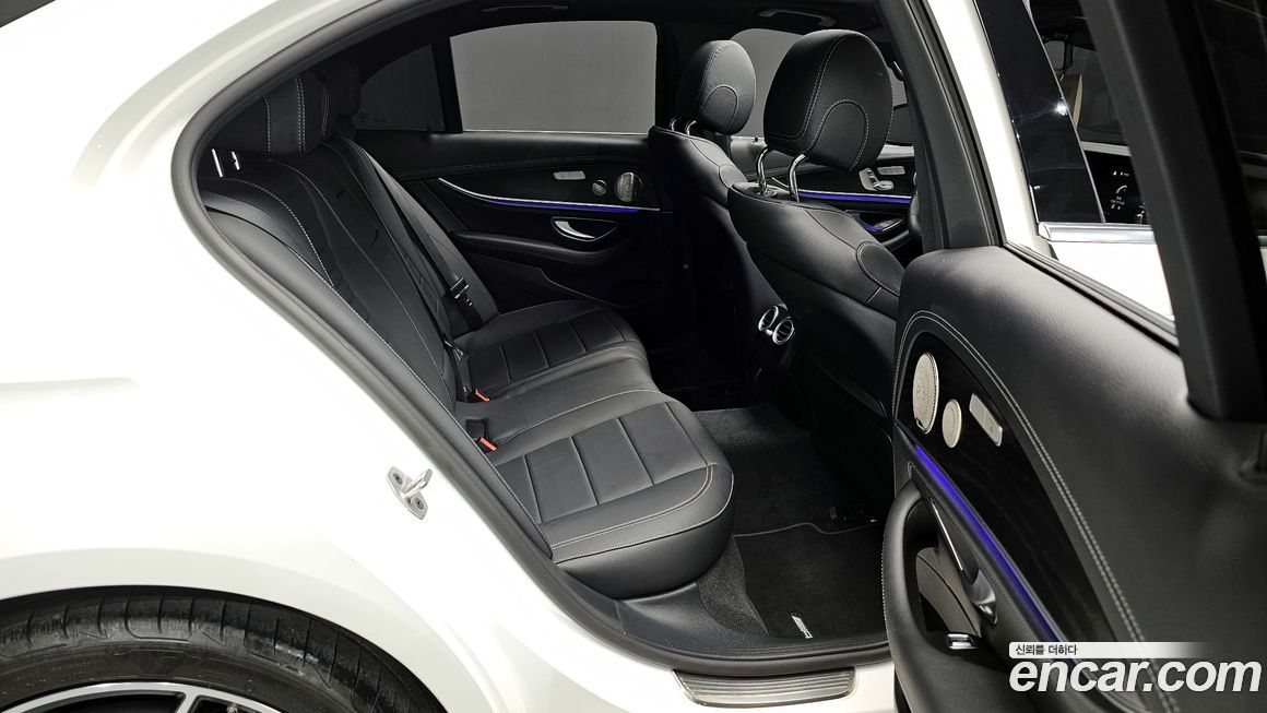 Mercedes-Benz E-Class 2022