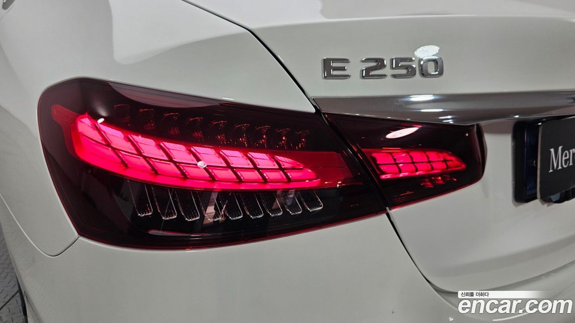 Mercedes-Benz E-Class 2023