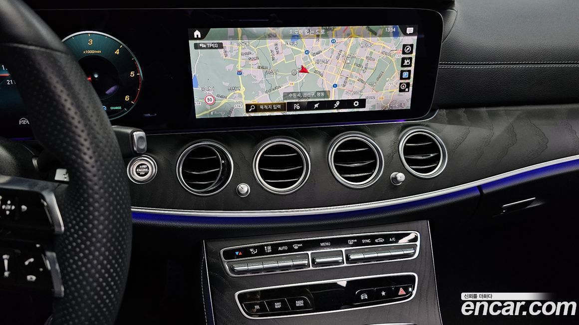 Mercedes-Benz E-Class 2022