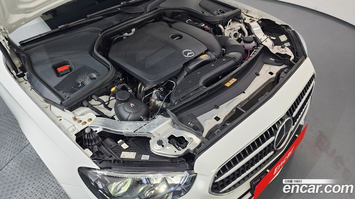 Mercedes-Benz E-Class 2022