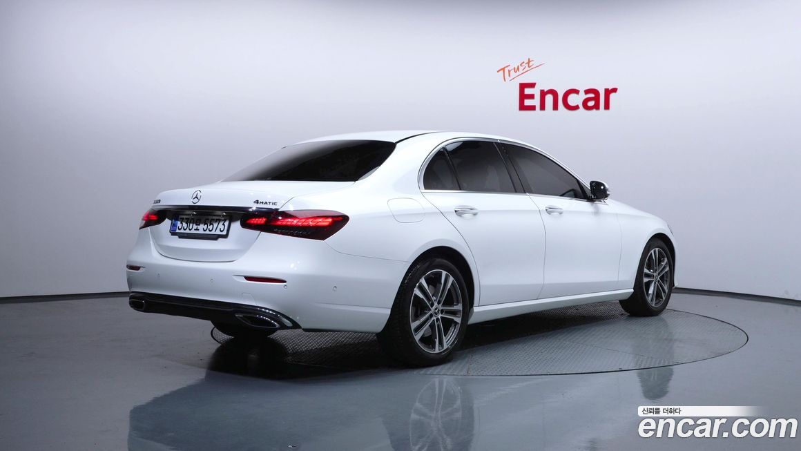 Mercedes-Benz E-Class 2022