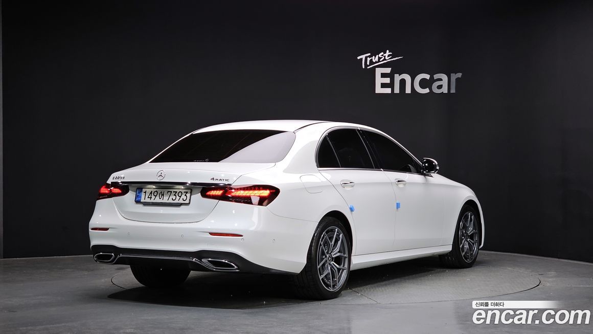 Mercedes-Benz E-Class 2022