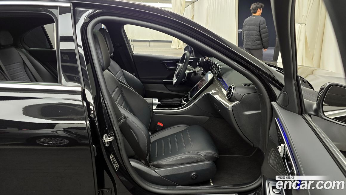 Mercedes-Benz C-Class 2024