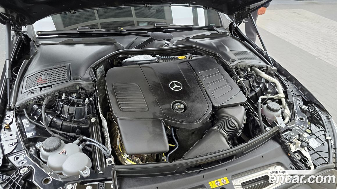 Mercedes-Benz C-Class 2024