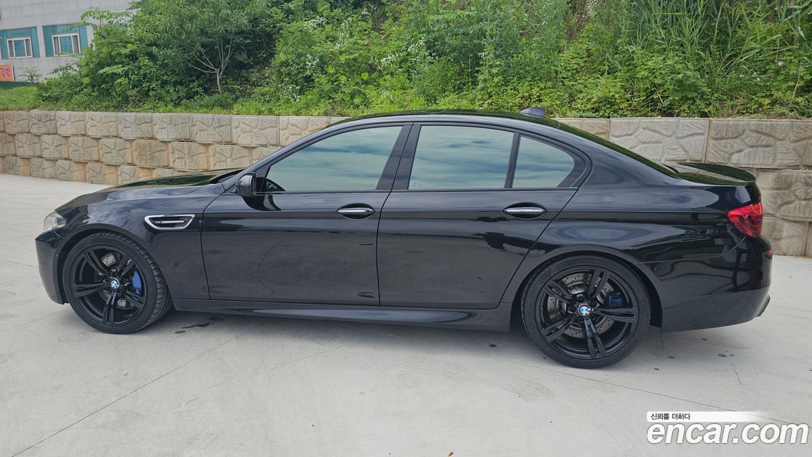 BMW M5 2016