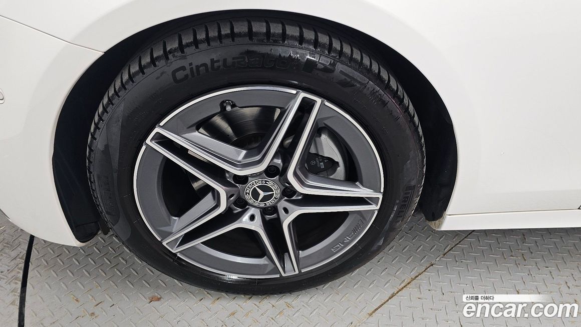 Mercedes-Benz E-Class 2023