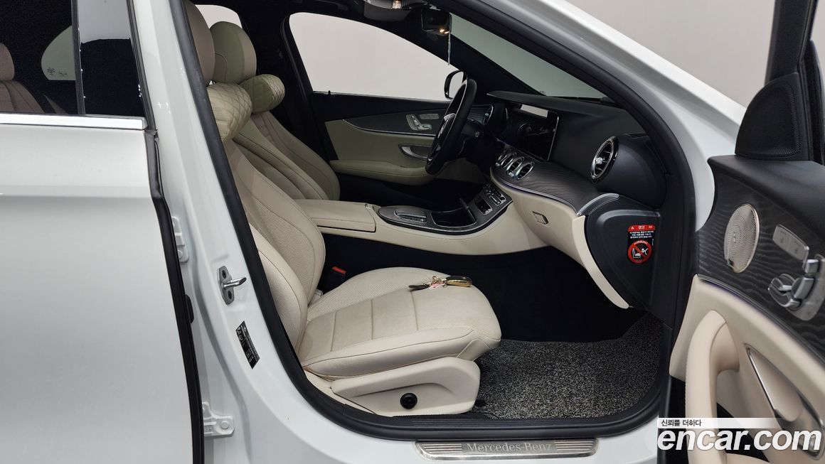 Mercedes-Benz E-Class 2022