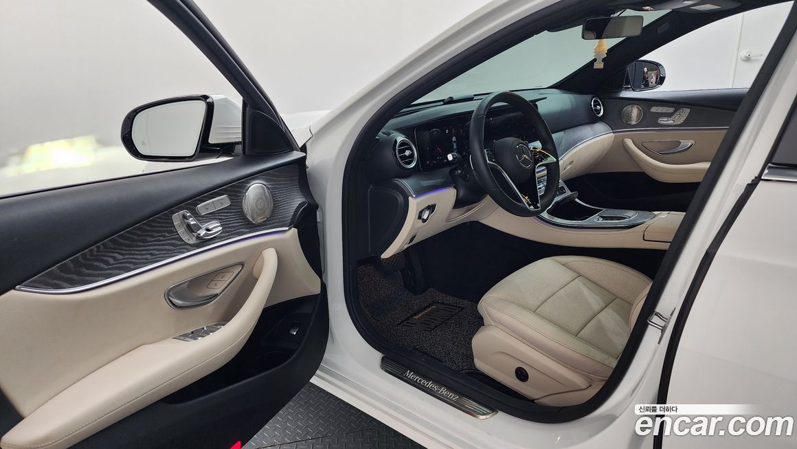 Mercedes-Benz E-Class 2022