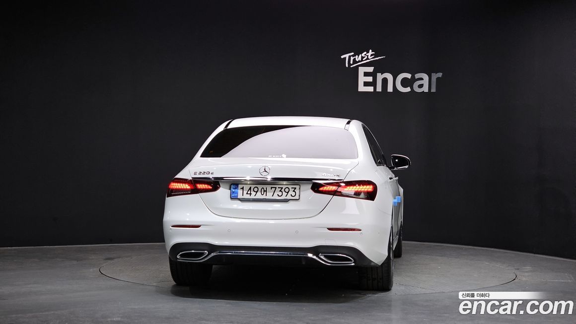 Mercedes-Benz E-Class 2022