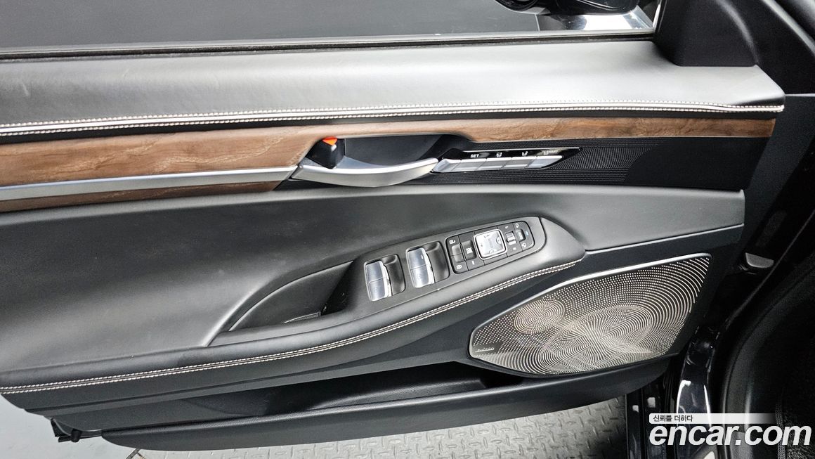 Genesis G90 2021