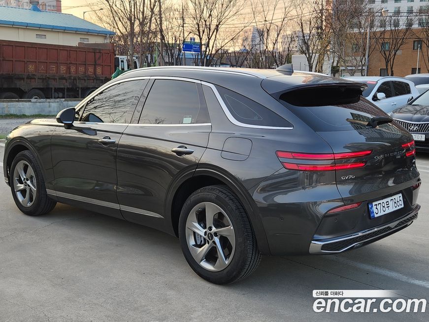 Genesis GV70 2025