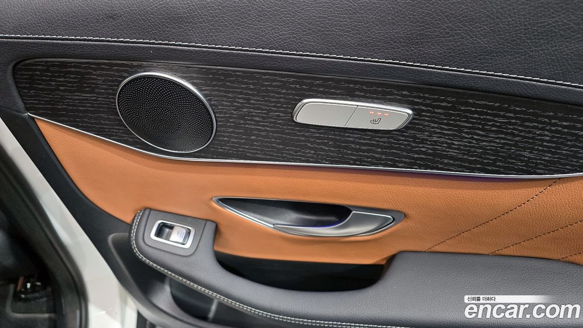 Mercedes-Benz GLC-Class 2023