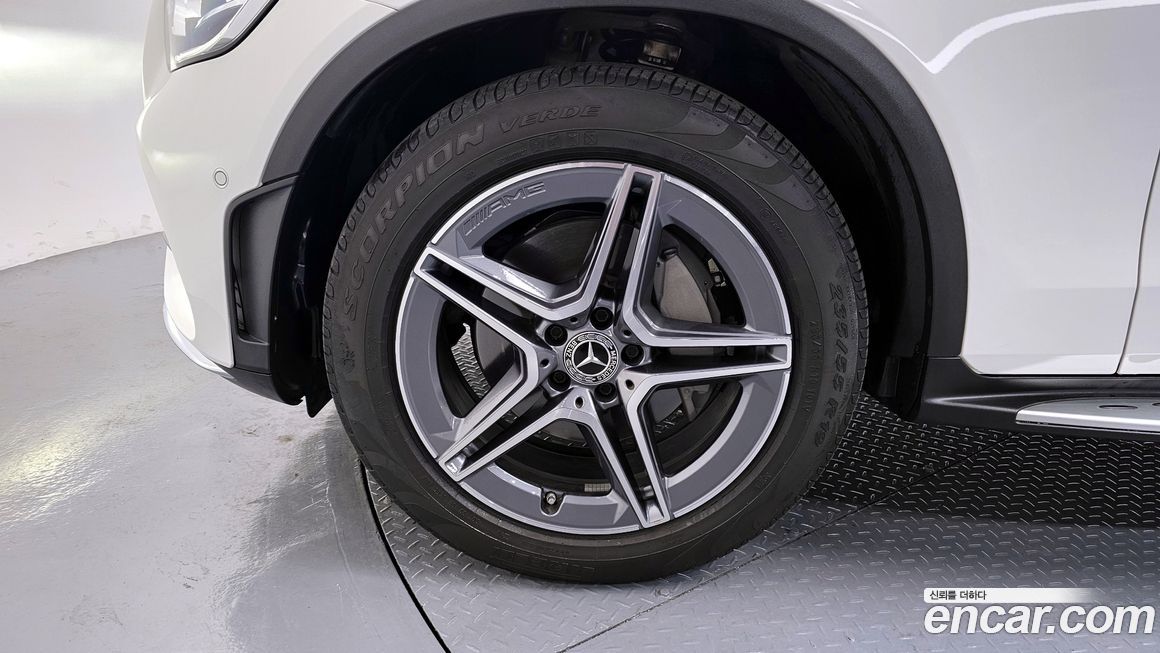 Mercedes-Benz GLC-Class 2023