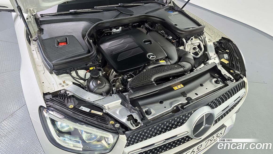 Mercedes-Benz GLC-Class 2023