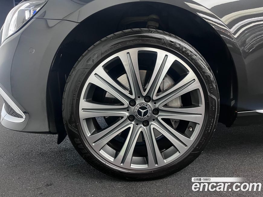 Mercedes-Benz E-Class 2023