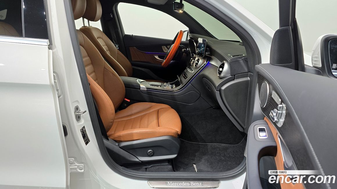 Mercedes-Benz GLC-Class 2023