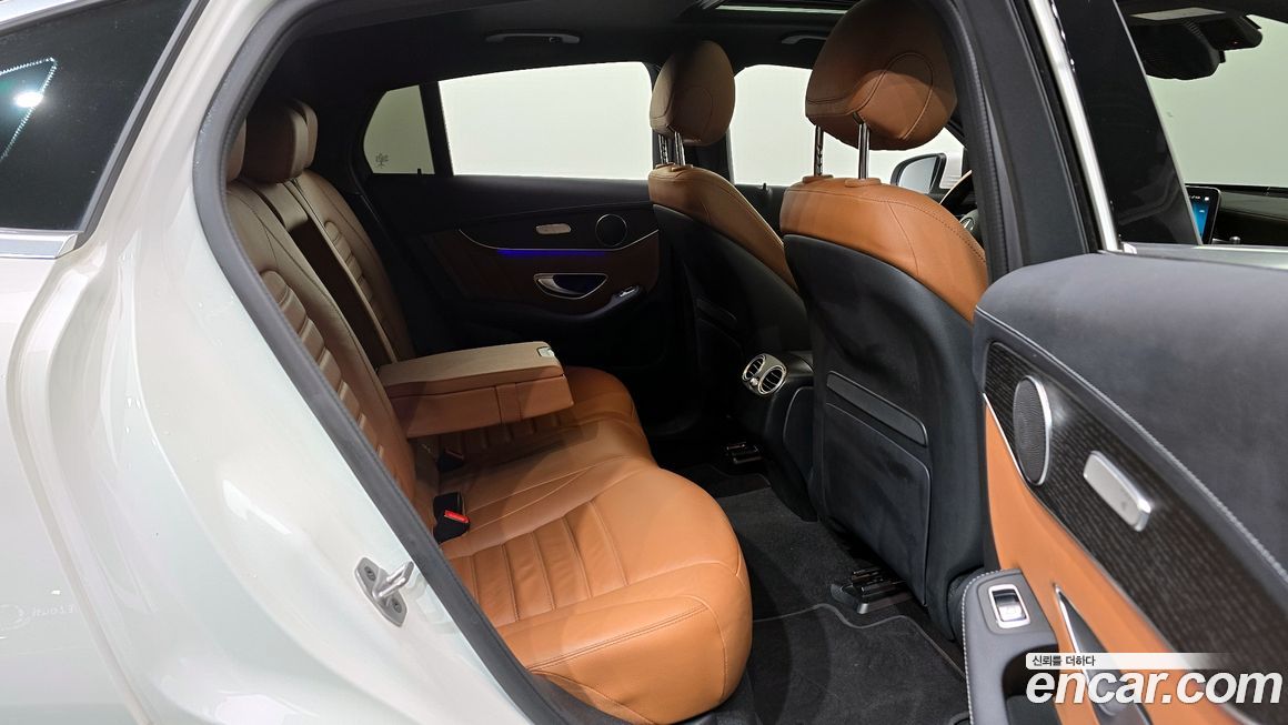 Mercedes-Benz GLC-Class 2023