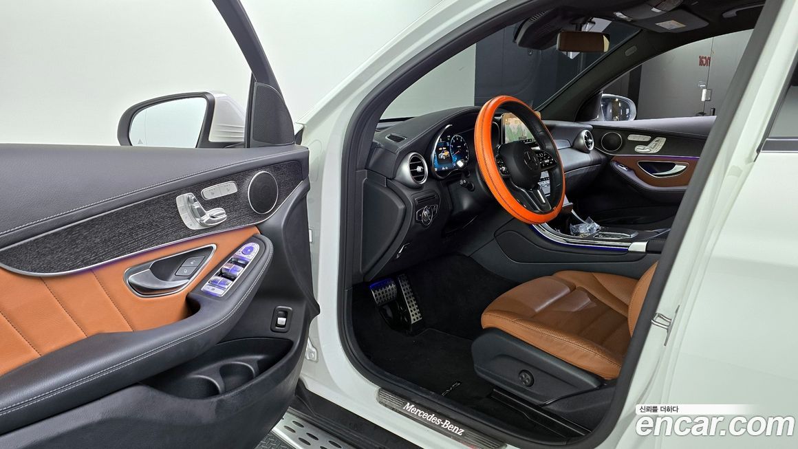 Mercedes-Benz GLC-Class 2023