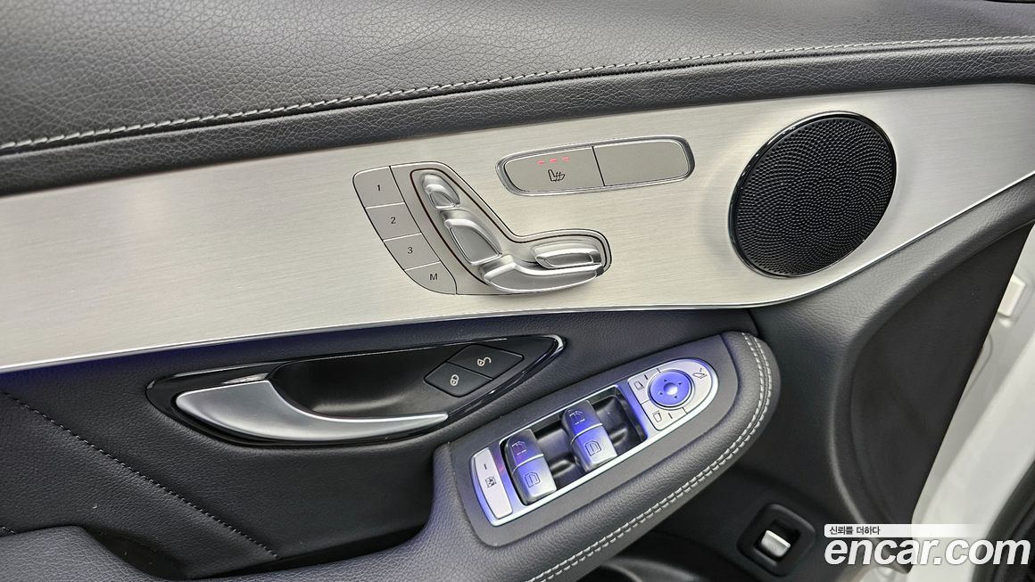 Mercedes-Benz GLC-Class 2023