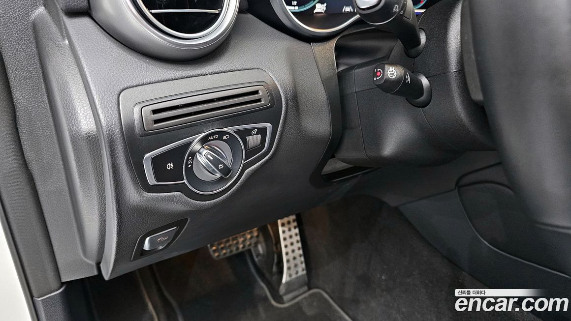 Mercedes-Benz GLC-Class 2023