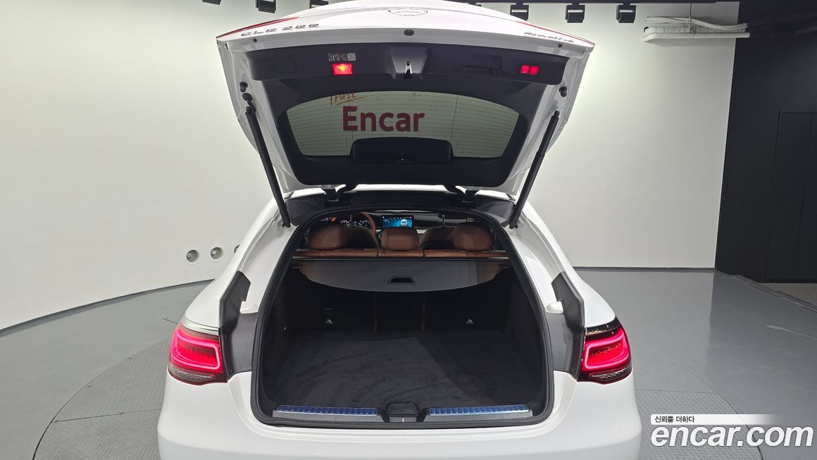 Mercedes-Benz GLC-Class 2023