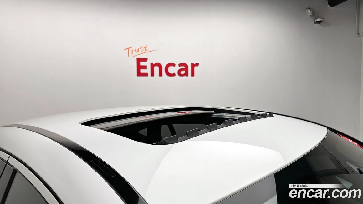 Mercedes-Benz GLC-Class 2023