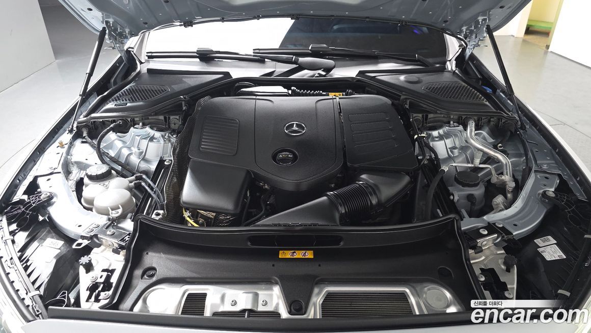 Mercedes-Benz E-Class 2025